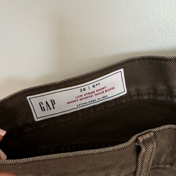 BNWT GAP Women’s Brown Shorts - Picture 4 of 4